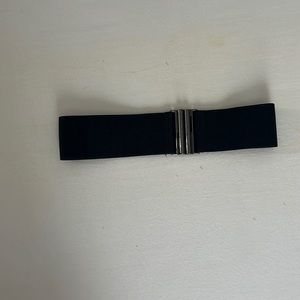 Black elastic stretch belt